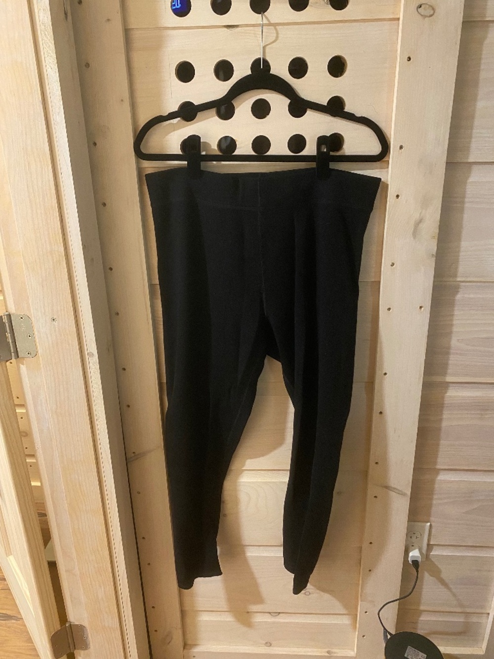 WoolX black wool leggings, straight leg, no pockets, size XL